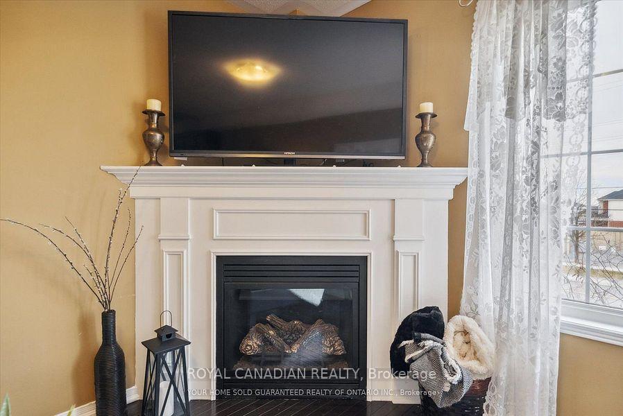 Photo 11 of 106 Lander Crescent, Clarington, Bowmanville — HOMEH