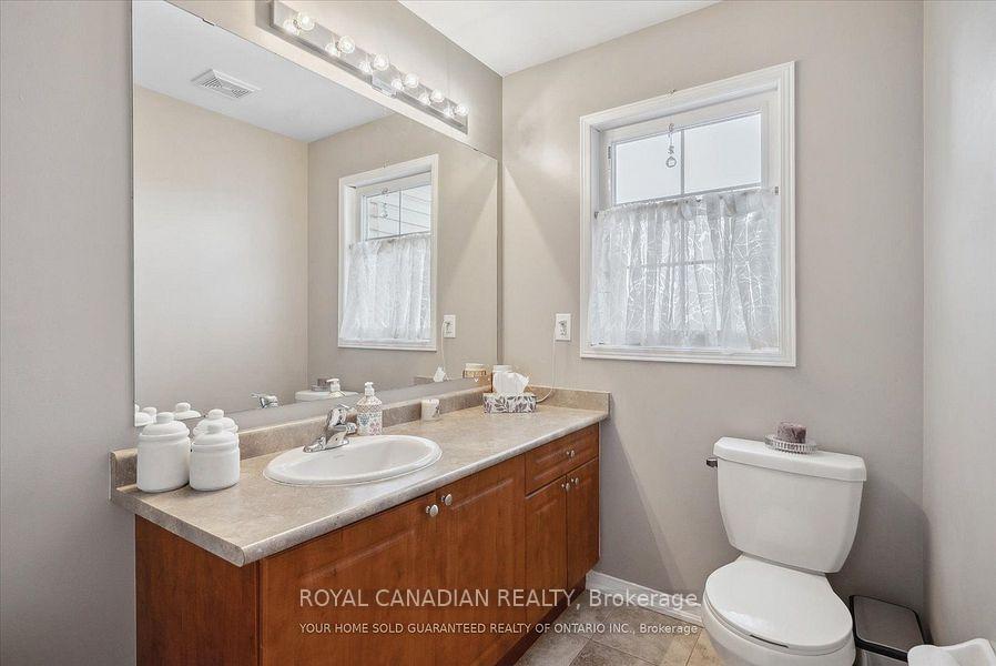 Photo 18 of 106 Lander Crescent, Clarington, Bowmanville — HOMEH
