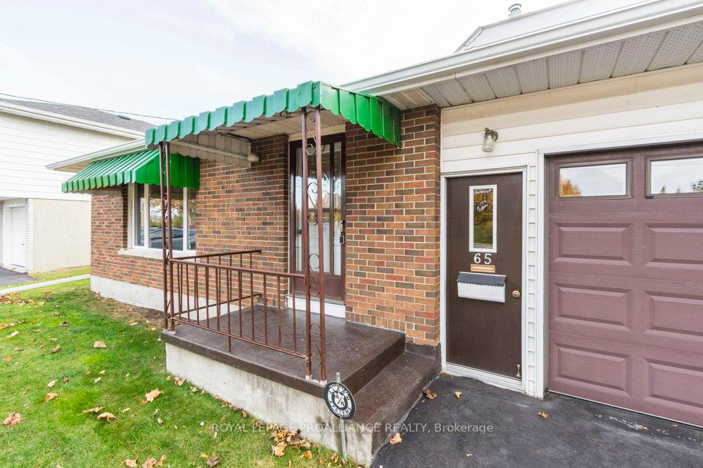 Photo 2 of 65 Cascade Boulevard, Belleville, Belleville Ward — HOMEH