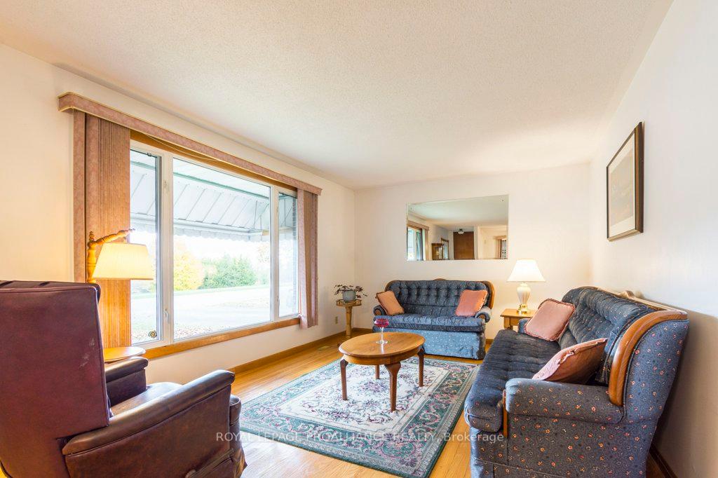 Photo 5 of 65 Cascade Boulevard, Belleville, Belleville Ward — HOMEH