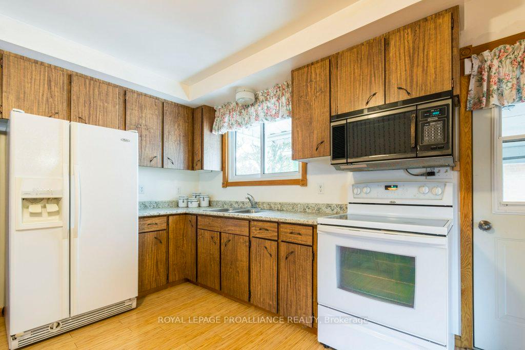 Photo 11 of 65 Cascade Boulevard, Belleville, Belleville Ward — HOMEH