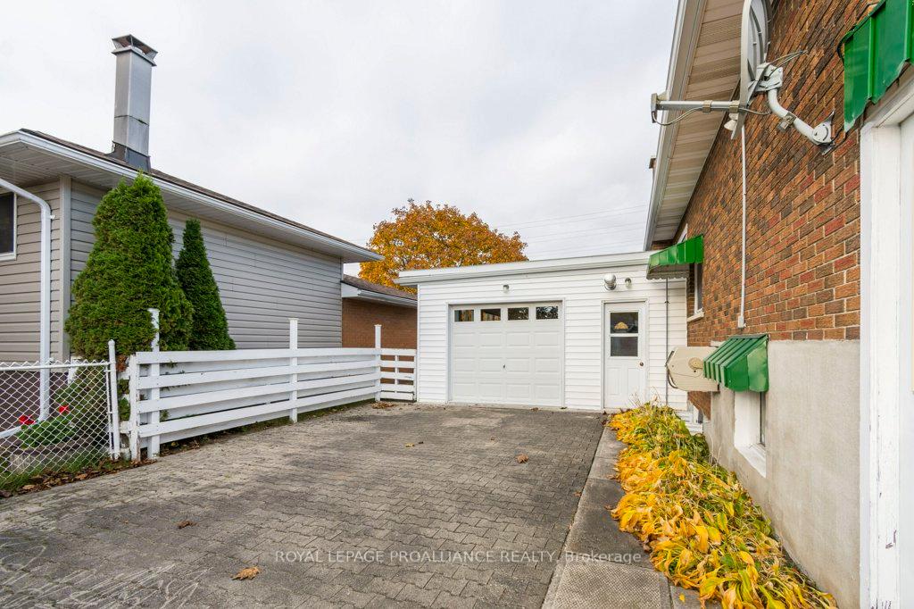 Photo 31 of 65 Cascade Boulevard, Belleville, Belleville Ward — HOMEH