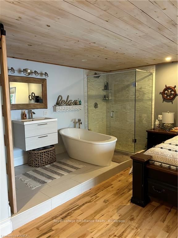 Photo 10 of 4235 Maple Drive, Frontenac, Frontenac South — HOMEH