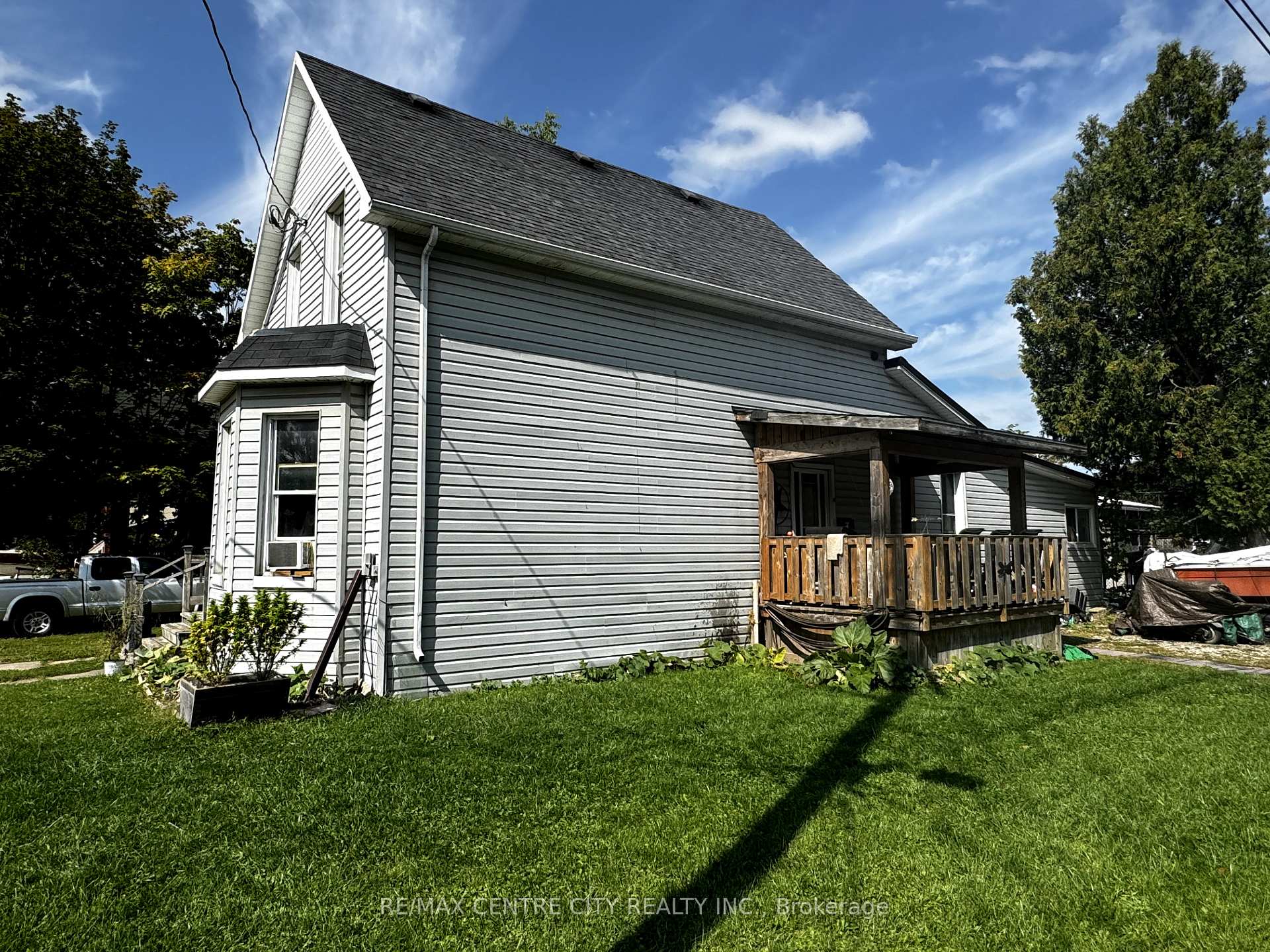 Photo 3 of 15 Chestnut Street E, Aylmer — HOMEH