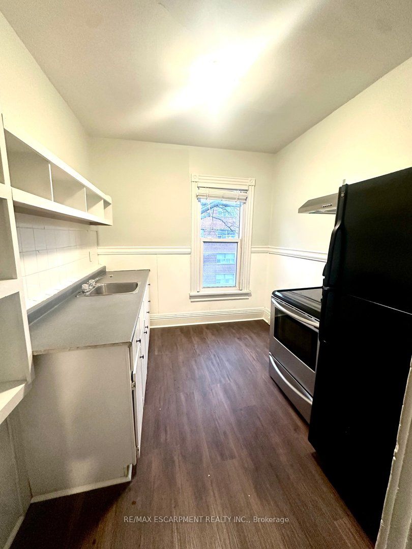 Photo 21 of Unit UPPER, 107 Erie Avenue, Hamilton, Stinson — HOMEH
