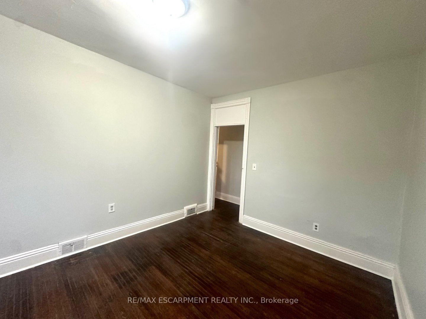 Photo 20 of Unit UPPER, 107 Erie Avenue, Hamilton, Stinson — HOMEH