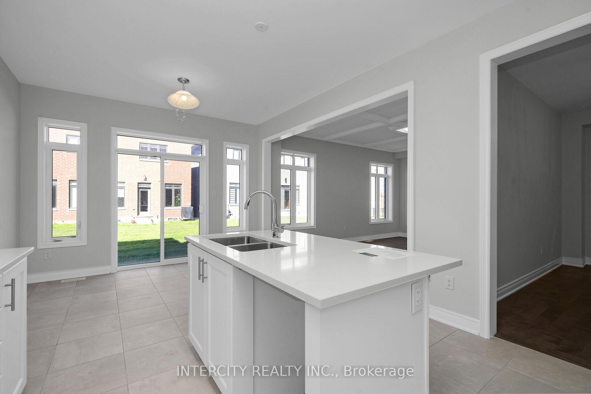 Photo 9 of 5 Kessler Drive, Brampton, Sandringham-Wellington North — HOMEH