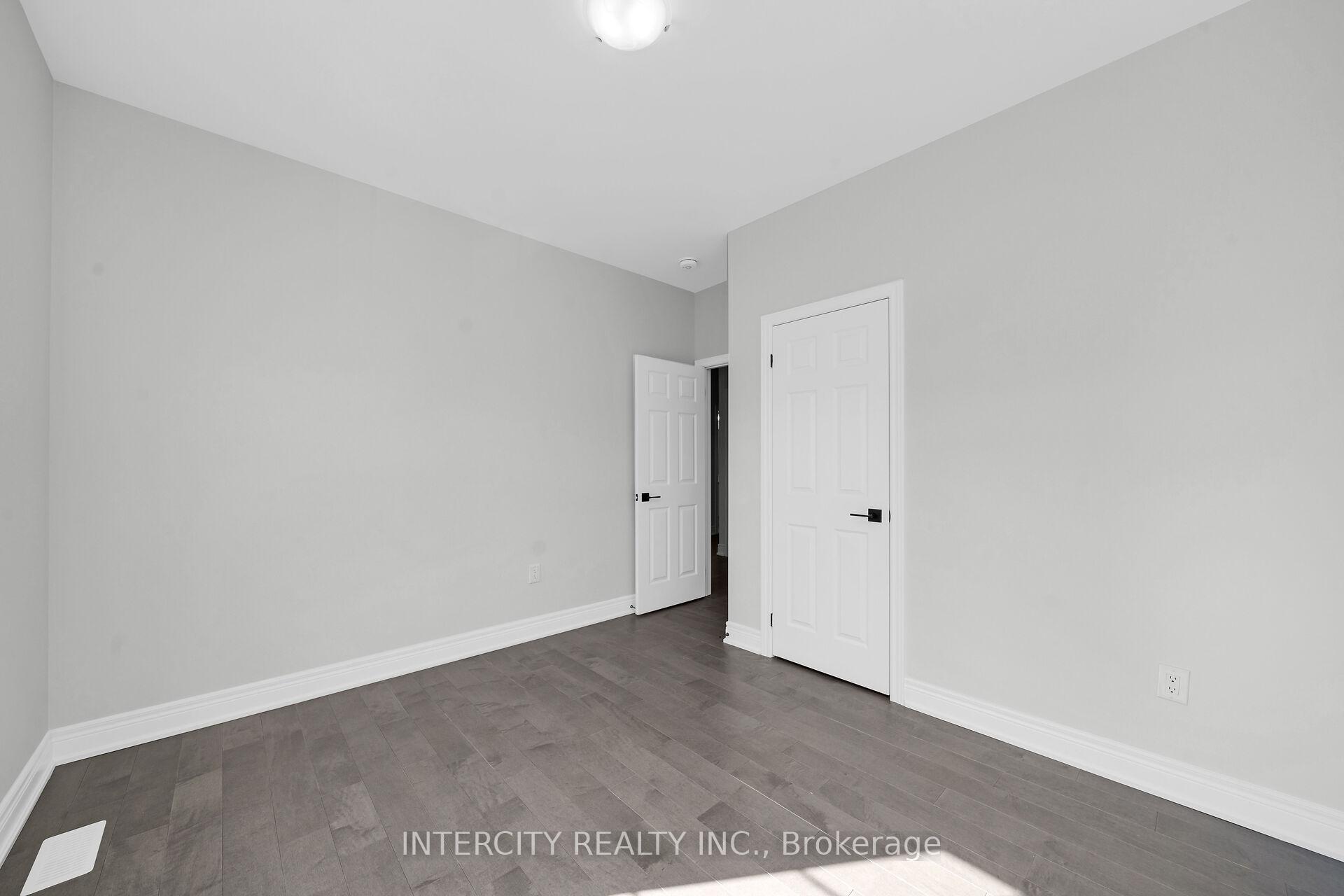 Photo 22 of 5 Kessler Drive, Brampton, Sandringham-Wellington North — HOMEH