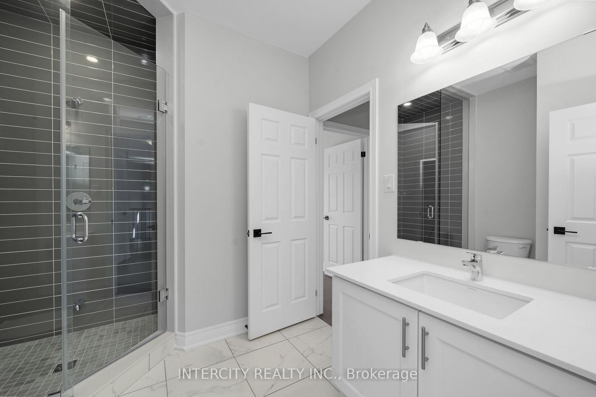 Photo 23 of 5 Kessler Drive, Brampton, Sandringham-Wellington North — HOMEH