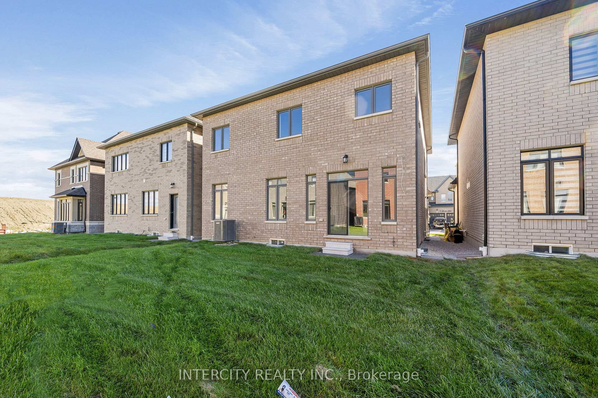 Photo 30 of 5 Kessler Drive, Brampton, Sandringham-Wellington North — HOMEH
