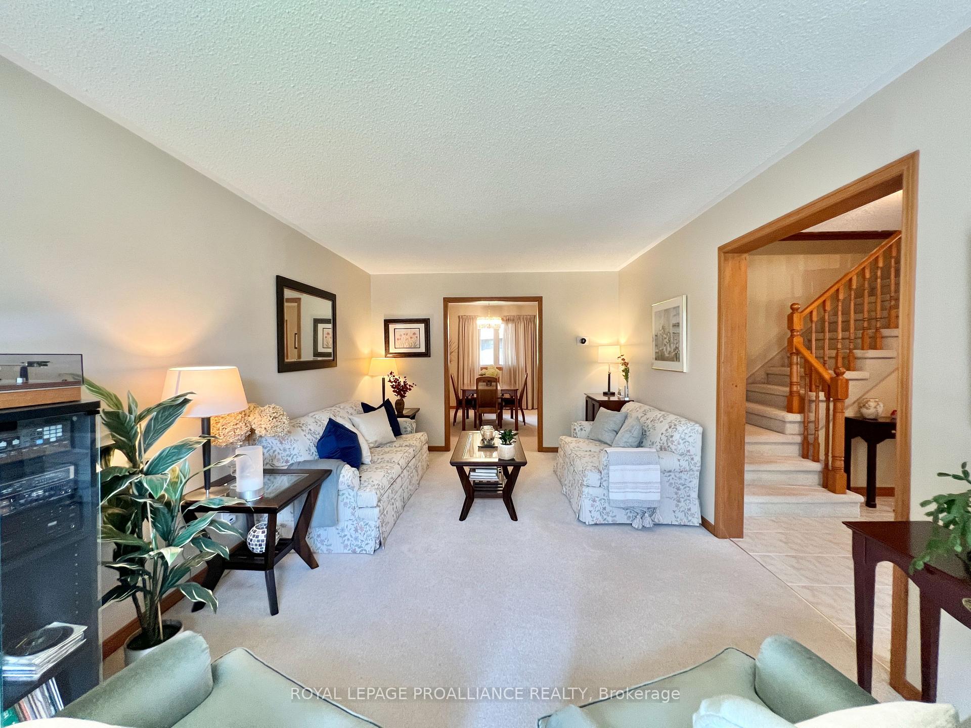 Photo 3 of 116 Tracey Park Drive, Belleville, Belleville Ward — HOMEH