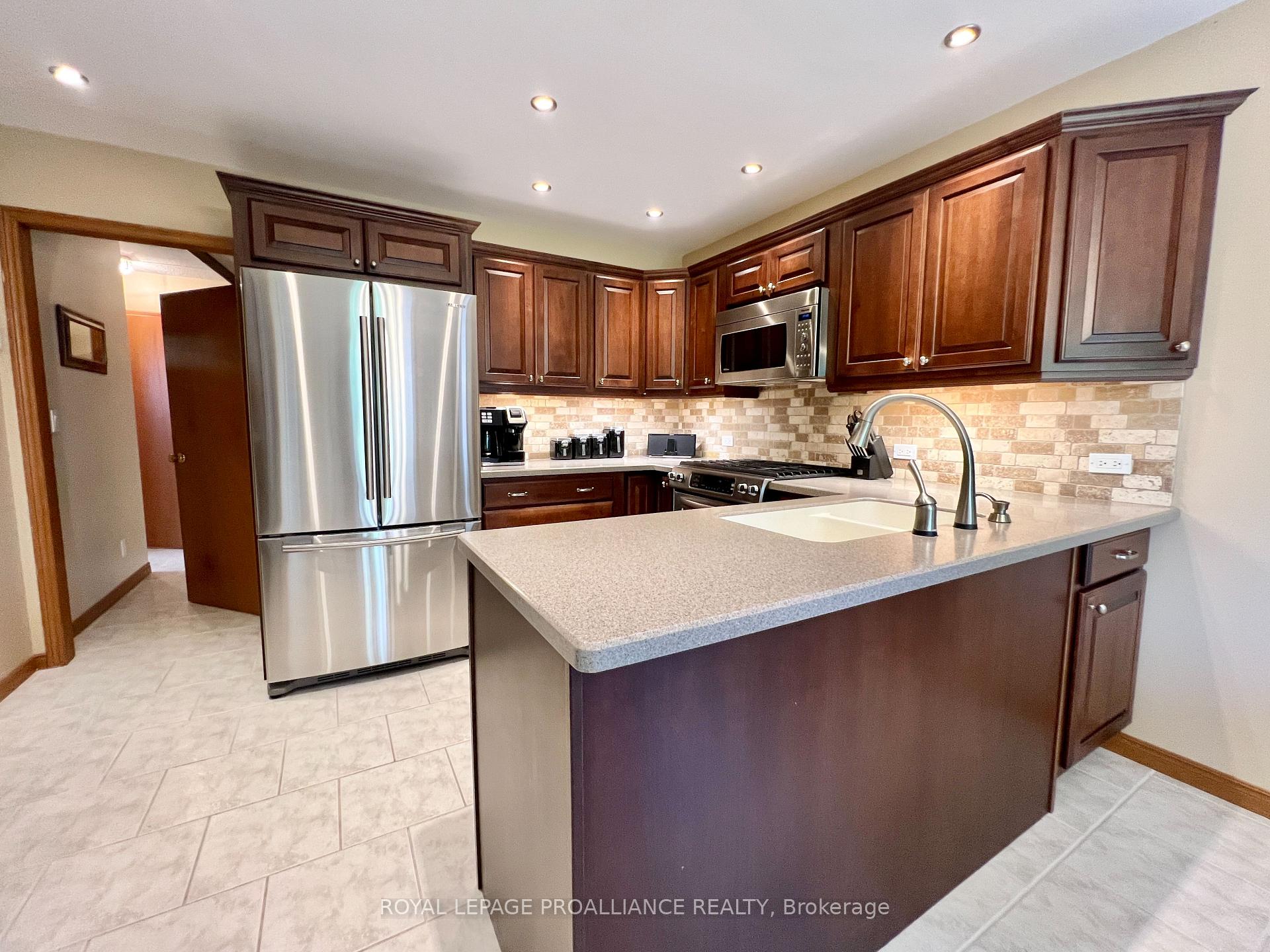 Photo 9 of 116 Tracey Park Drive, Belleville, Belleville Ward — HOMEH
