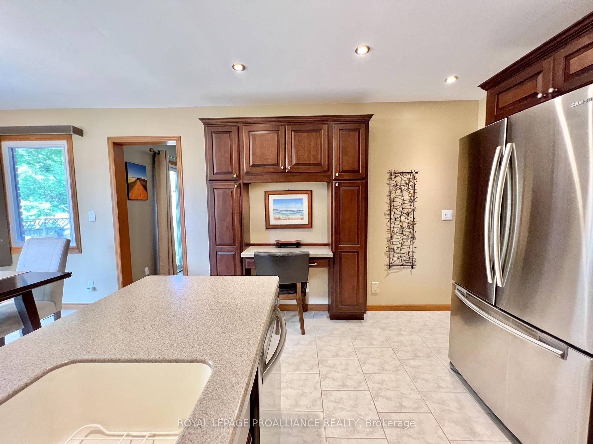 Photo 11 of 116 Tracey Park Drive, Belleville, Belleville Ward — HOMEH