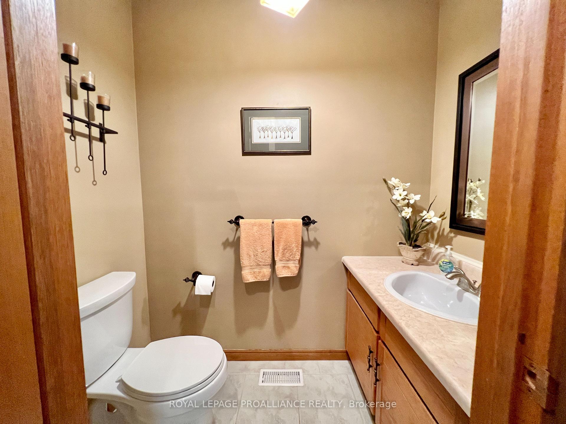 Photo 14 of 116 Tracey Park Drive, Belleville, Belleville Ward — HOMEH