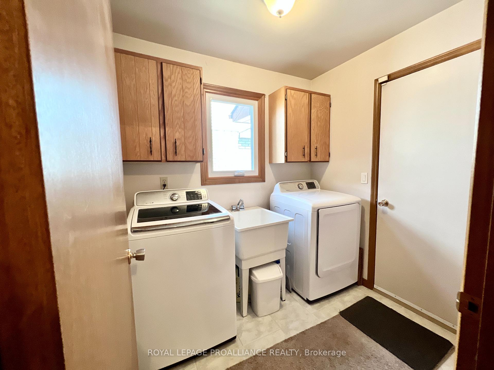 Photo 15 of 116 Tracey Park Drive, Belleville, Belleville Ward — HOMEH