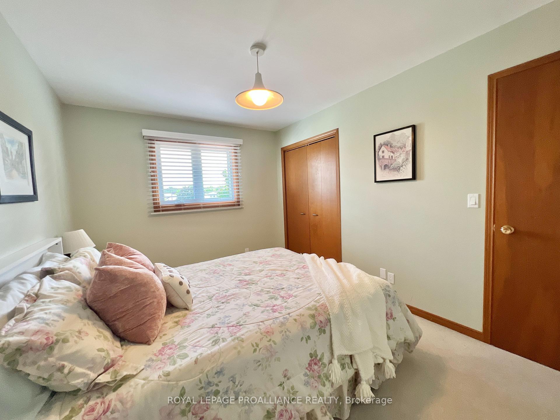 Photo 18 of 116 Tracey Park Drive, Belleville, Belleville Ward — HOMEH