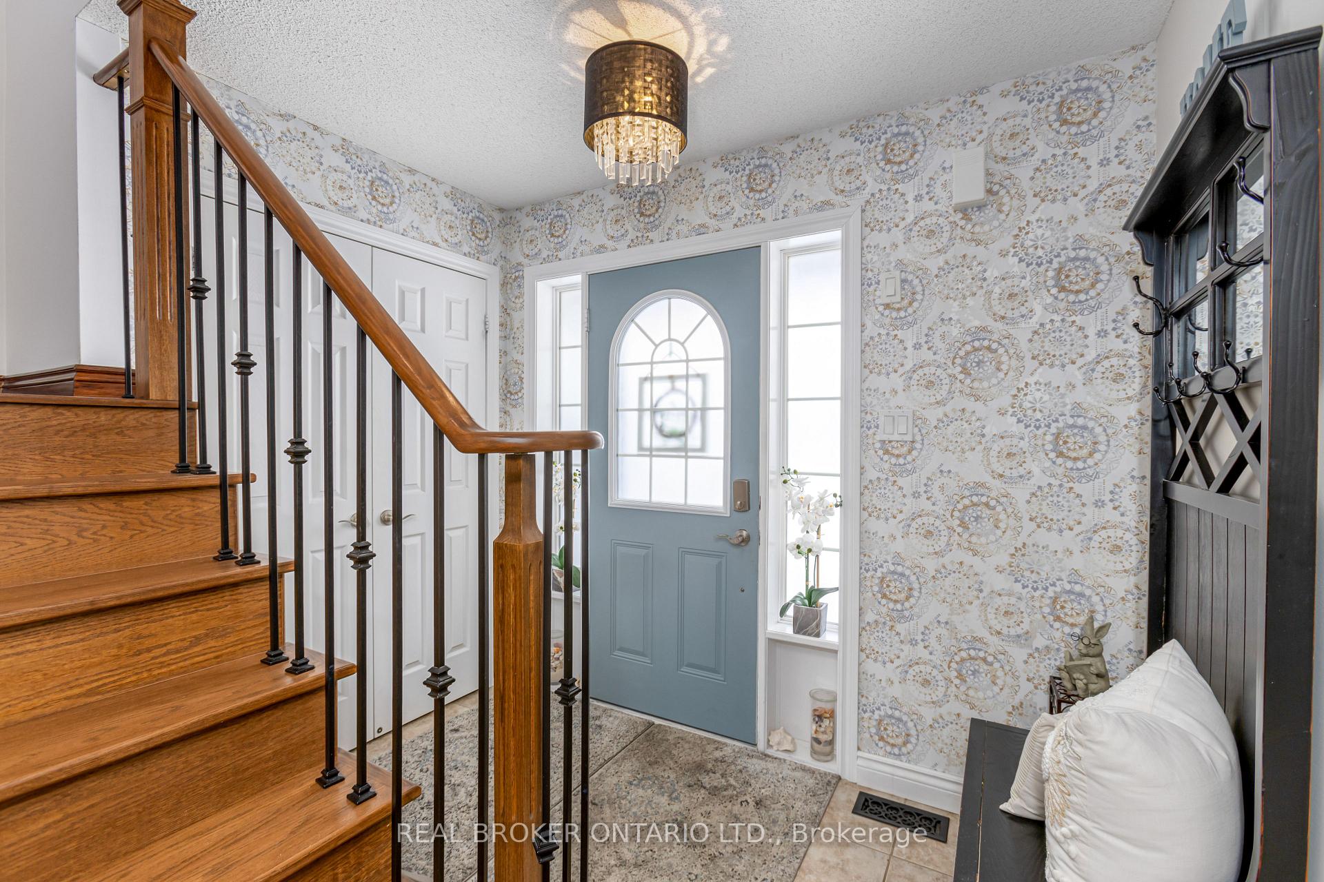 Photo 3 of 6 Tabb Avenue, Clarington, Courtice — HOMEH