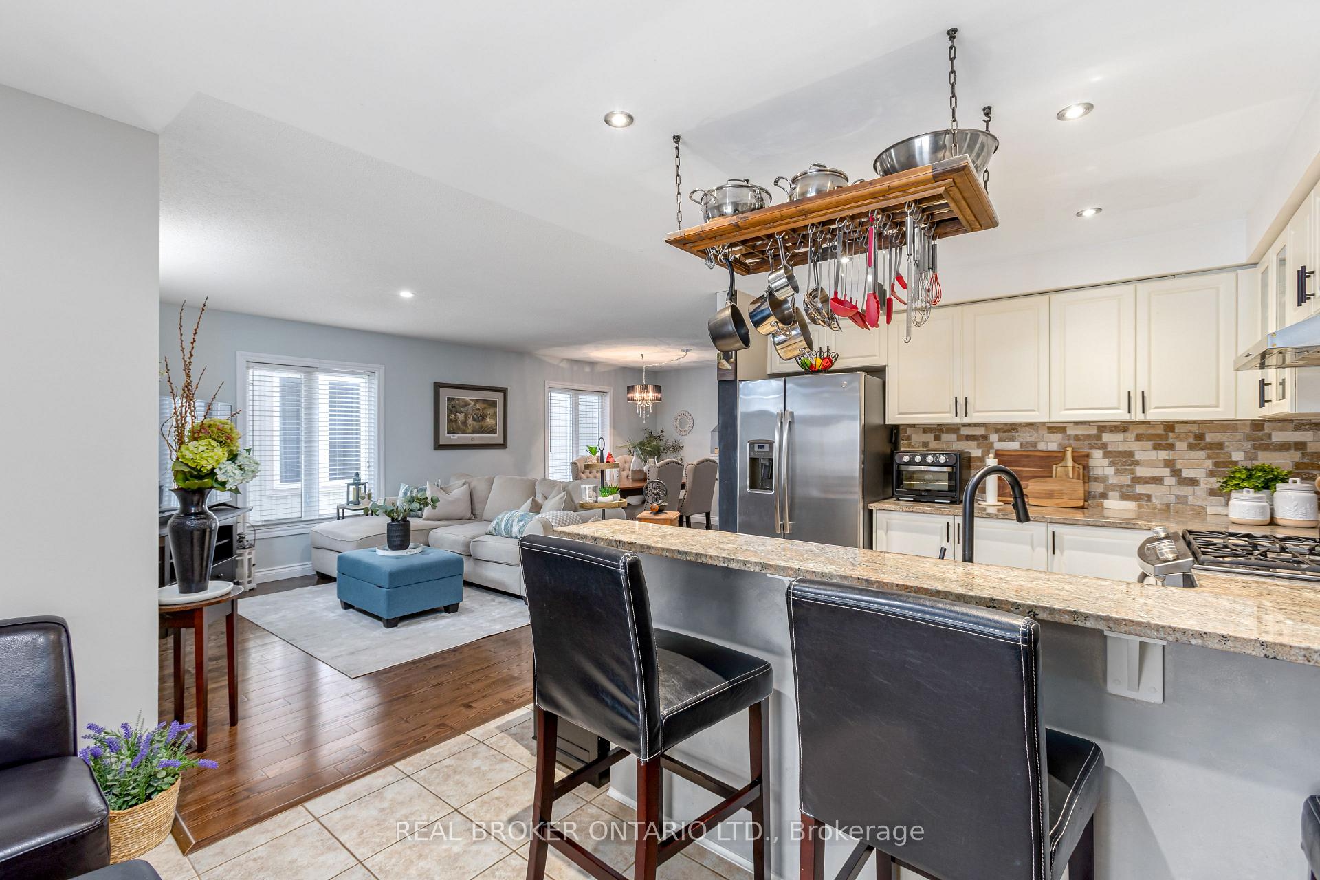 Photo 8 of 6 Tabb Avenue, Clarington, Courtice — HOMEH