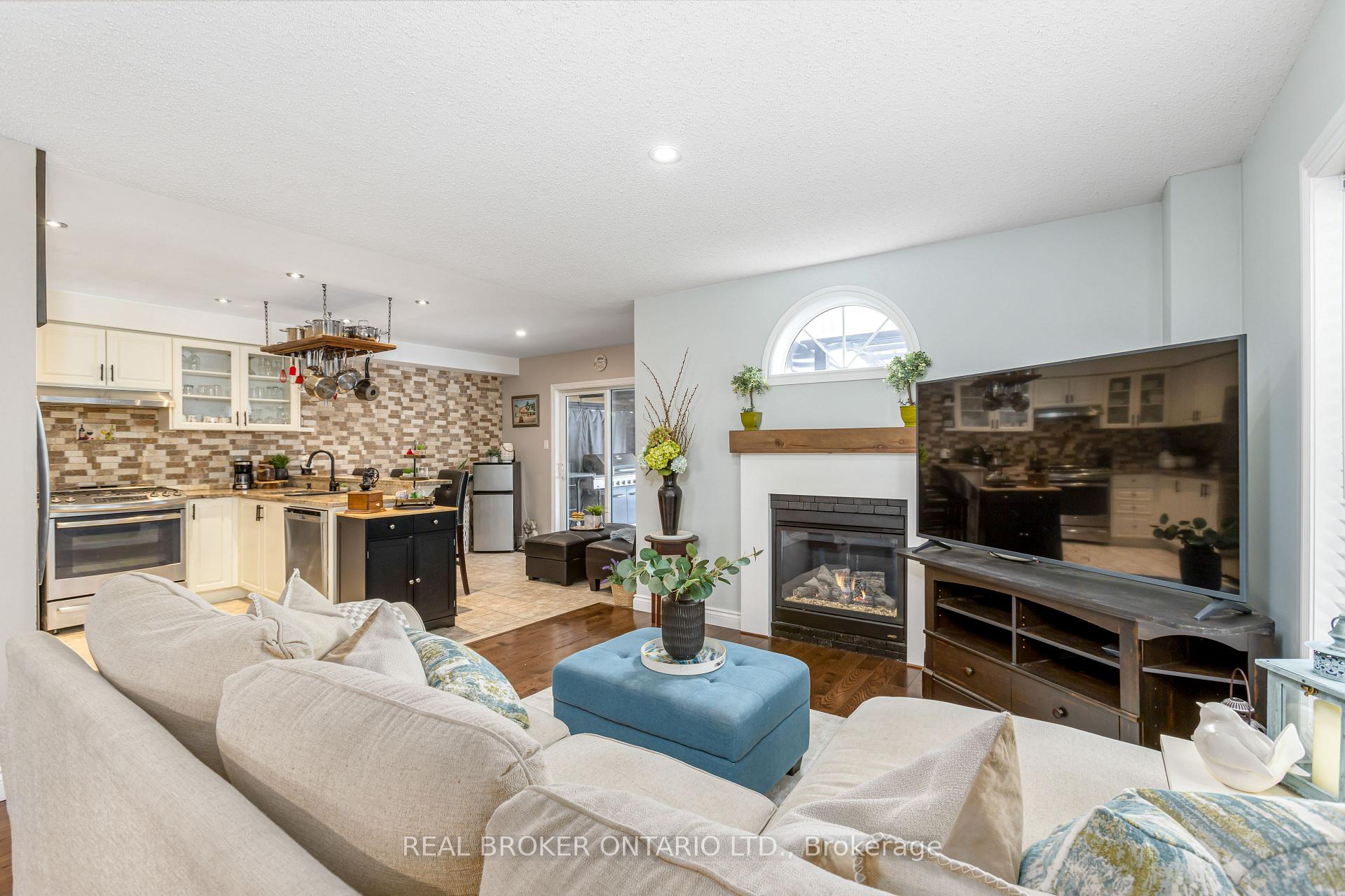 Photo 9 of 6 Tabb Avenue, Clarington, Courtice — HOMEH