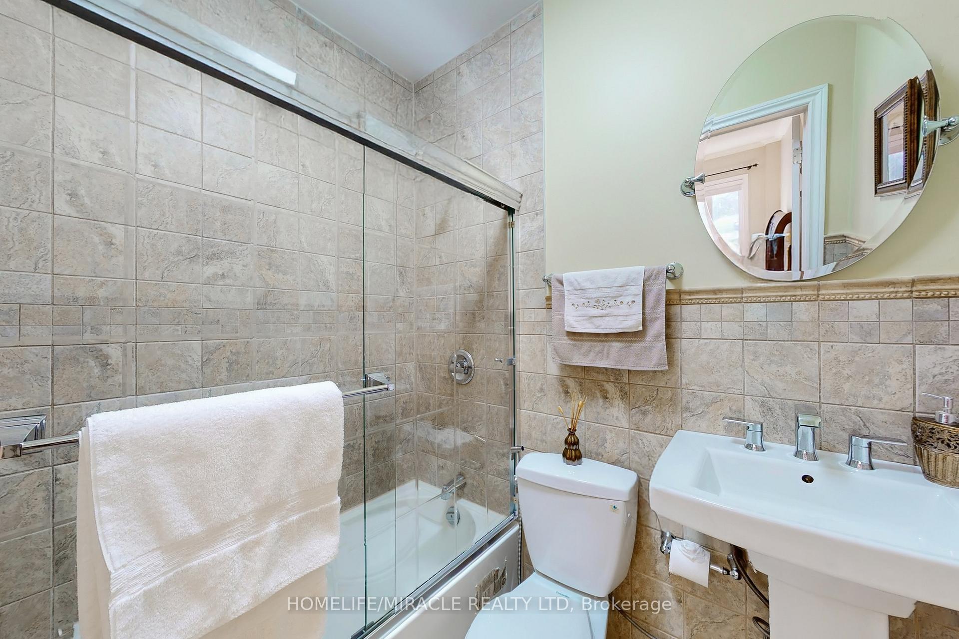 Photo 10 of 9 Bunting Court, Ajax, Central West — HOMEH