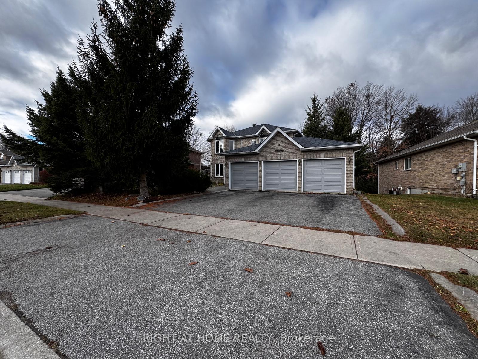Photo 1 of Unit Lower, 103 Emms Drive, Barrie, Holly — HOMEH