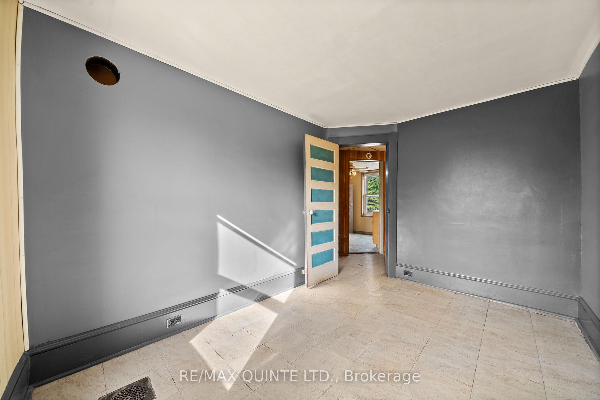 Photo 15 of 51 Strachan Street, Belleville, Belleville Ward — HOMEH