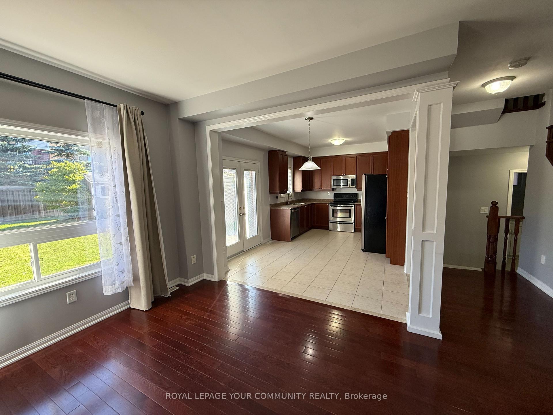 Photo 5 of 27 Orleans Avenue, Barrie, Innis-Shore — HOMEH
