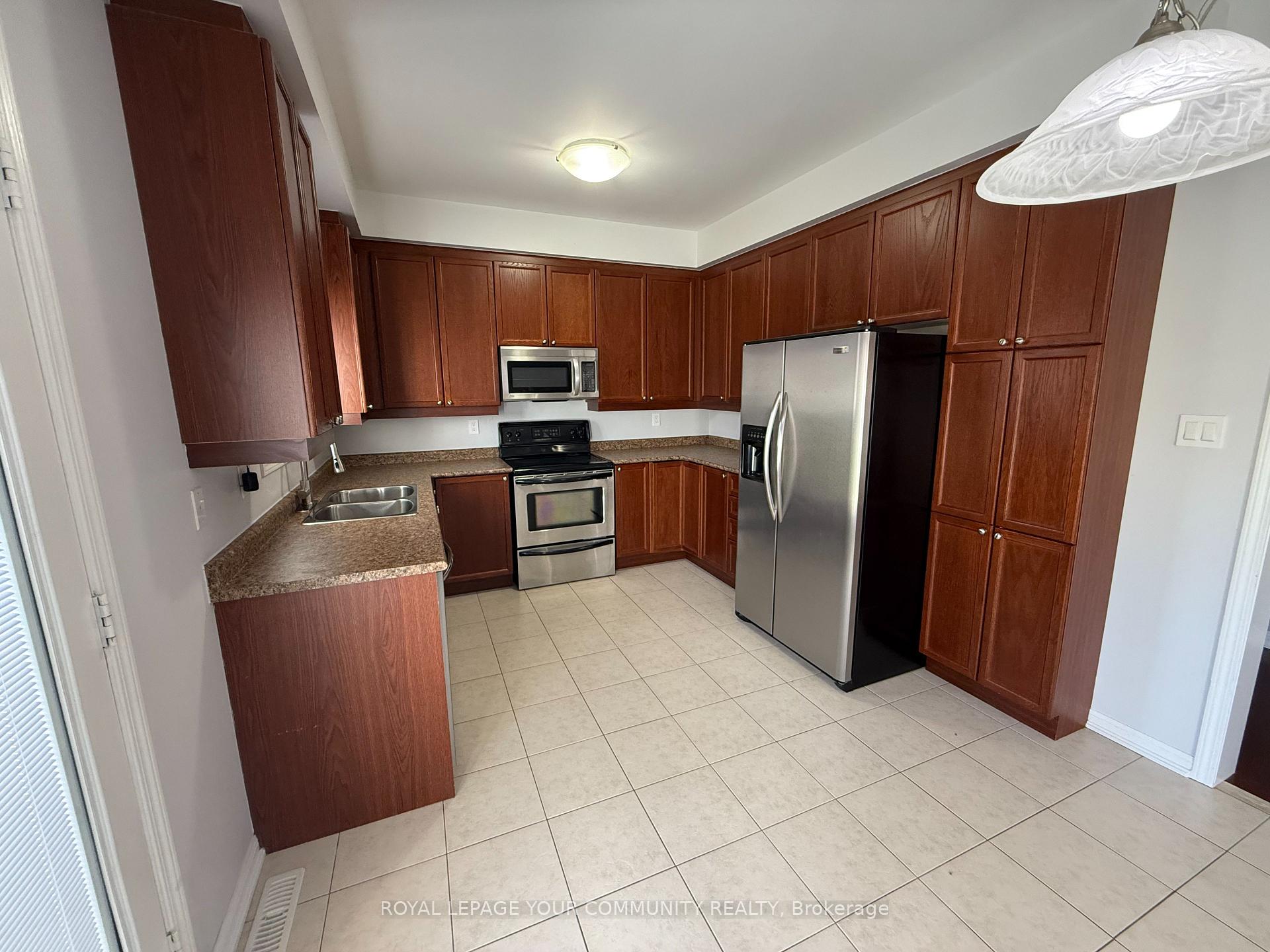 Photo 7 of 27 Orleans Avenue, Barrie, Innis-Shore — HOMEH