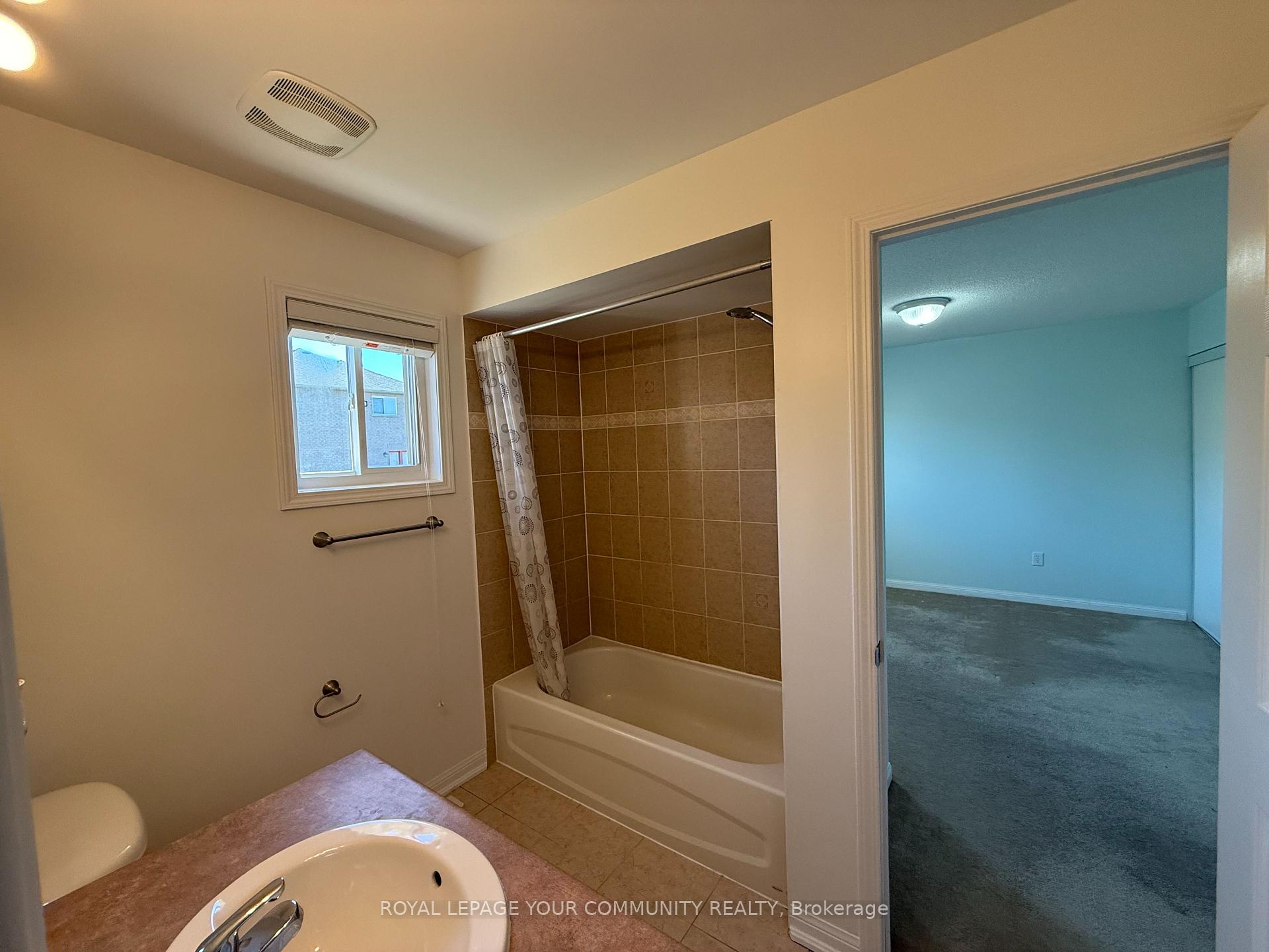 Photo 16 of 27 Orleans Avenue, Barrie, Innis-Shore — HOMEH