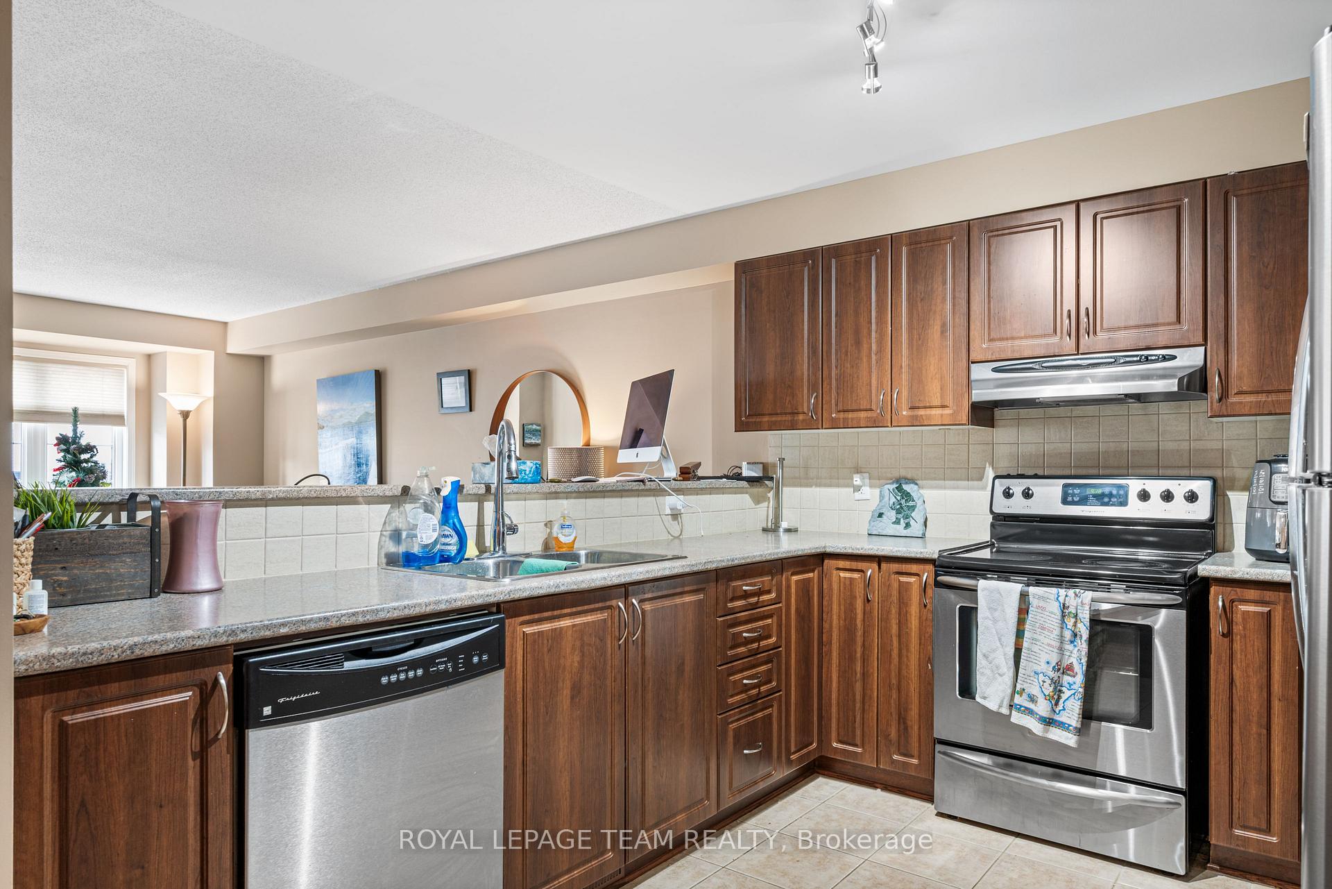 Photo 13 of 329 Gotham Private, Ottawa, Central Park — HOMEH