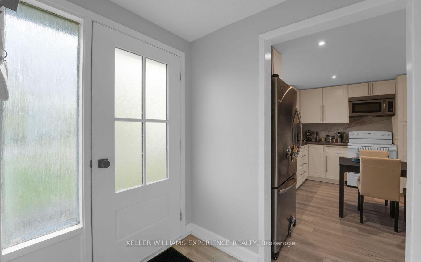 Photo 2 of Unit Upper, 241 Letitia Street, Barrie, Letitia Heights — HOMEH