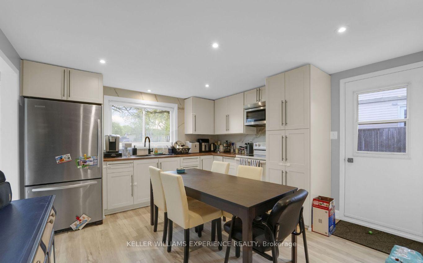 Photo 4 of Unit Upper, 241 Letitia Street, Barrie, Letitia Heights — HOMEH