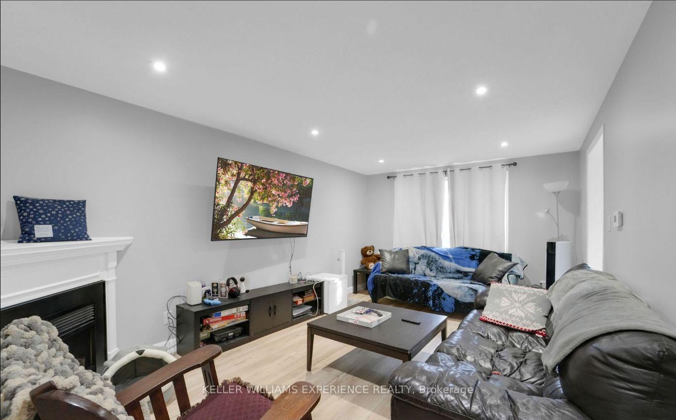Photo 7 of Unit Upper, 241 Letitia Street, Barrie, Letitia Heights — HOMEH