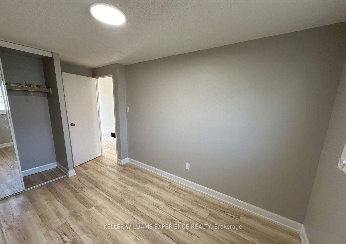 Photo 11 of Unit Upper, 241 Letitia Street, Barrie, Letitia Heights — HOMEH