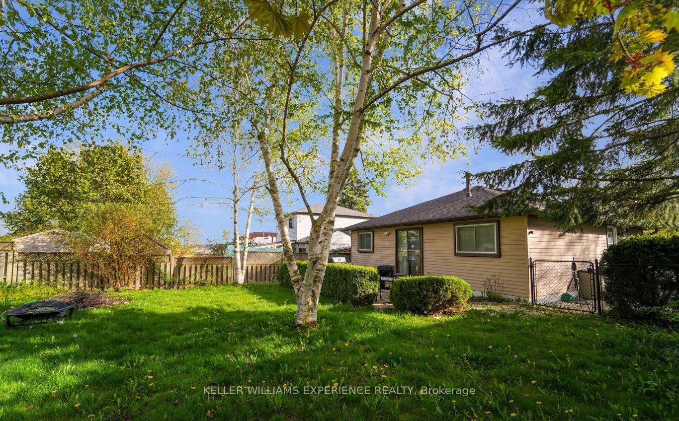 Photo 17 of Unit Upper, 241 Letitia Street, Barrie, Letitia Heights — HOMEH