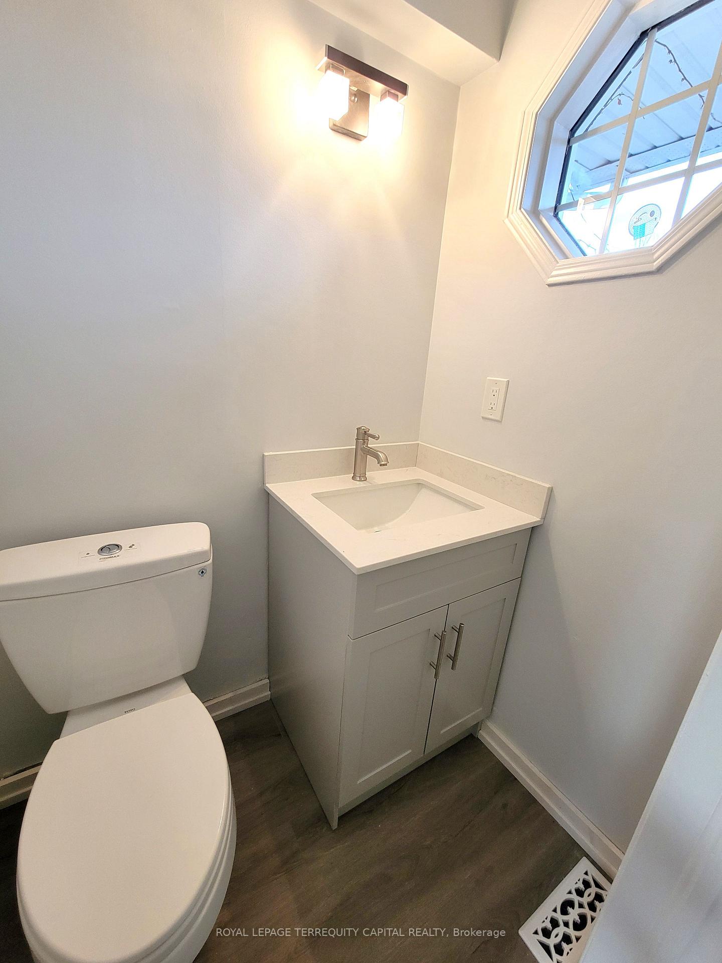 Photo 11 of 46 Arthur Avenue, Barrie, East Bayfield — HOMEH