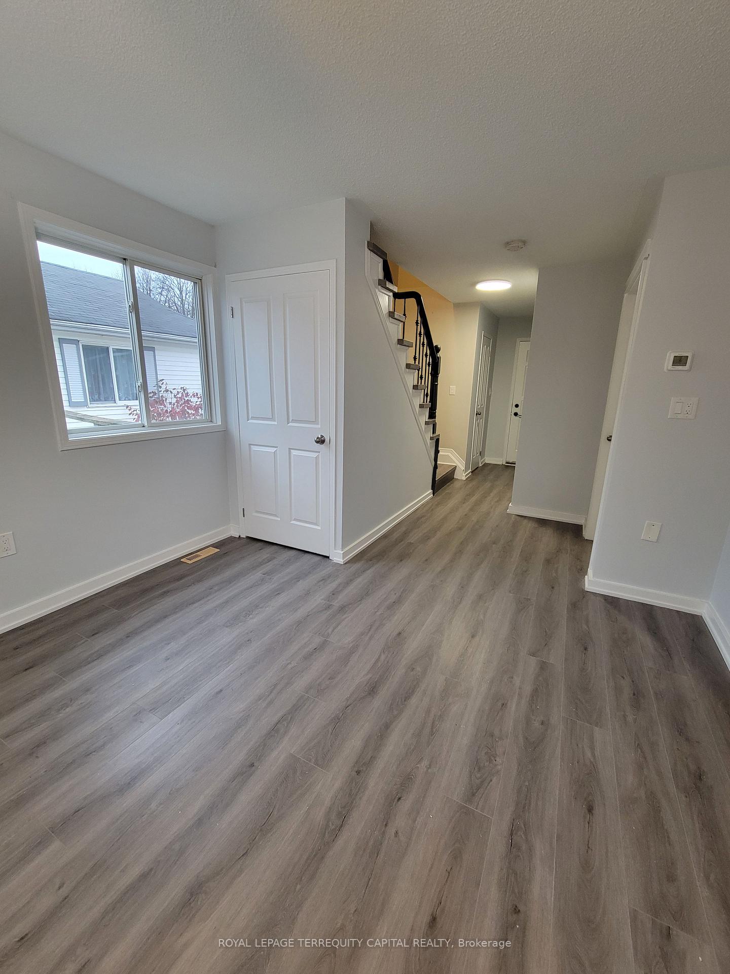 Photo 17 of 46 Arthur Avenue, Barrie, East Bayfield — HOMEH