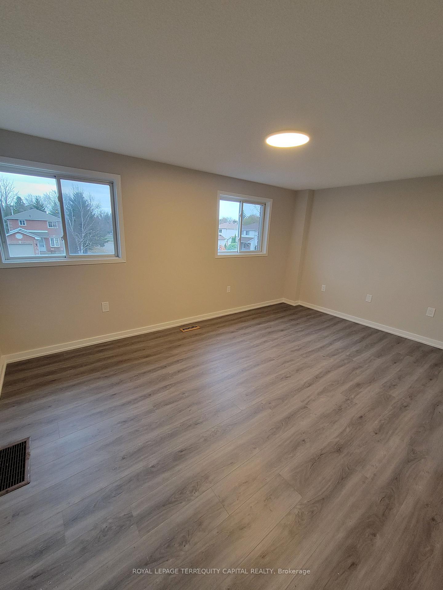 Photo 18 of 46 Arthur Avenue, Barrie, East Bayfield — HOMEH