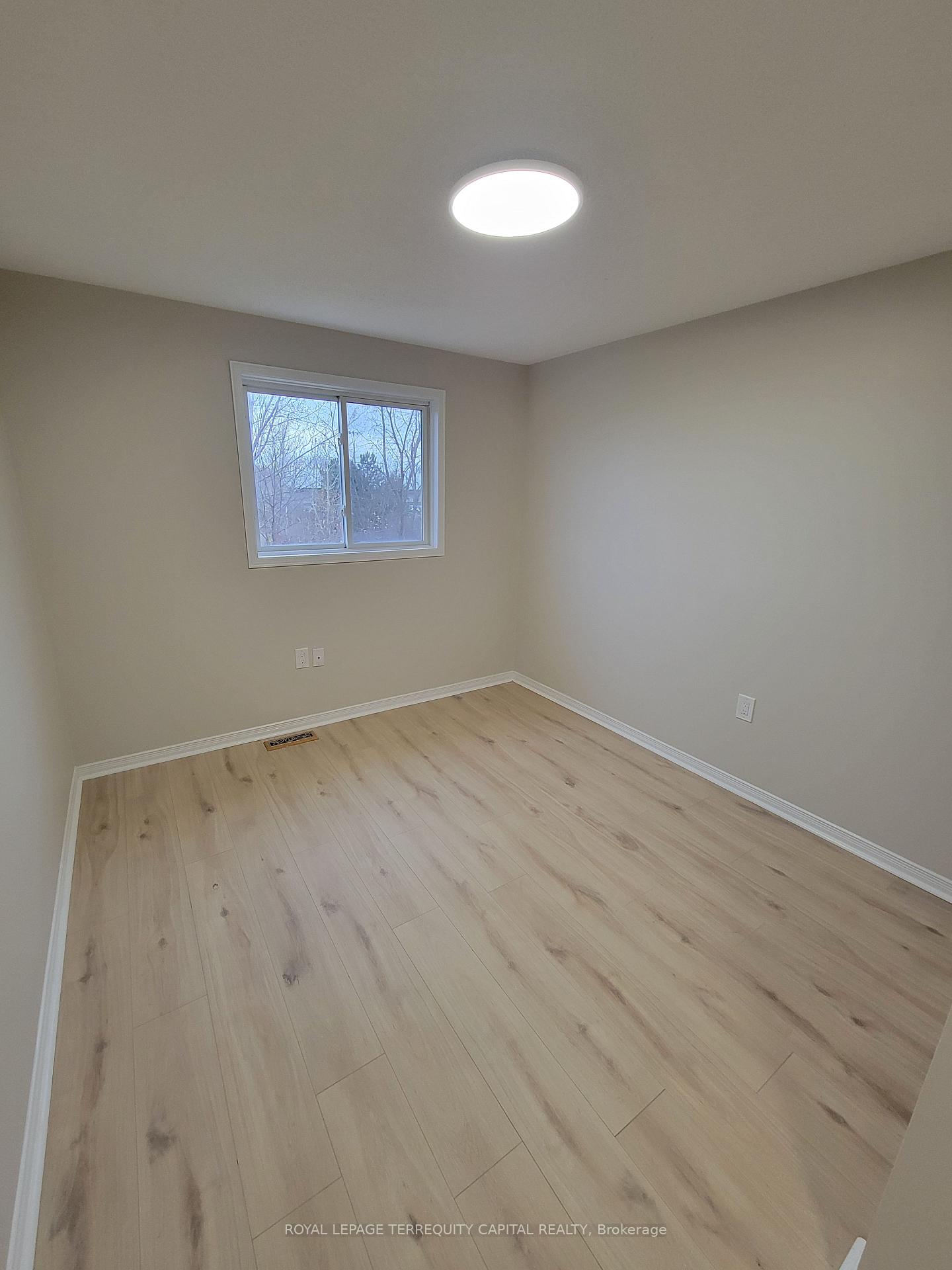 Photo 23 of 46 Arthur Avenue, Barrie, East Bayfield — HOMEH