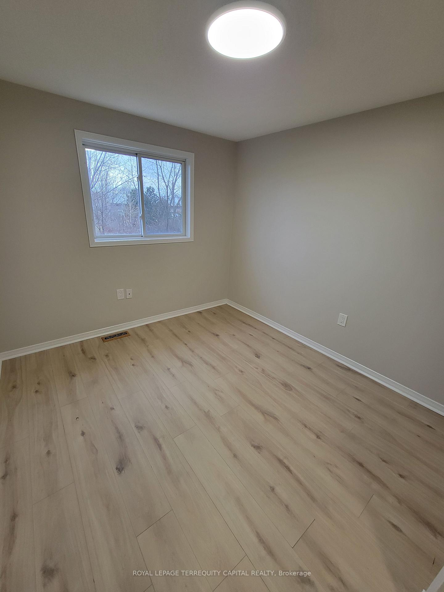 Photo 24 of 46 Arthur Avenue, Barrie, East Bayfield — HOMEH