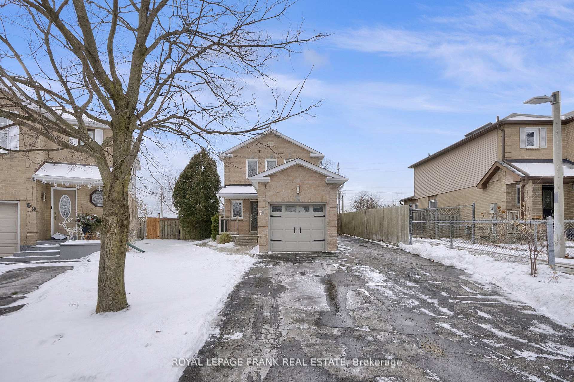 Photo 2 of 71 Turnberry Crescent, Clarington, Courtice — HOMEH