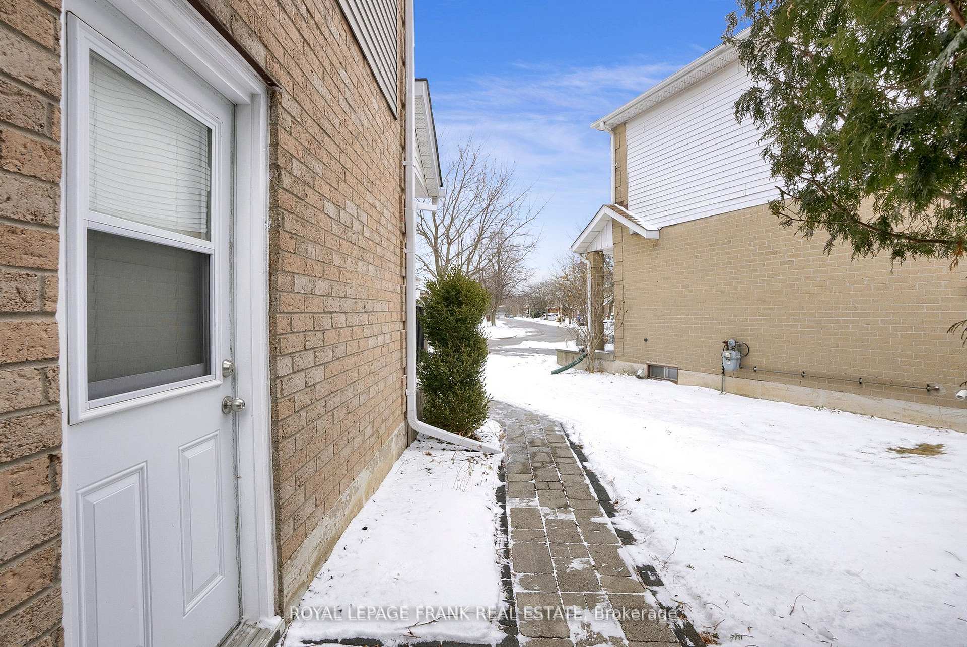Photo 24 of 71 Turnberry Crescent, Clarington, Courtice — HOMEH