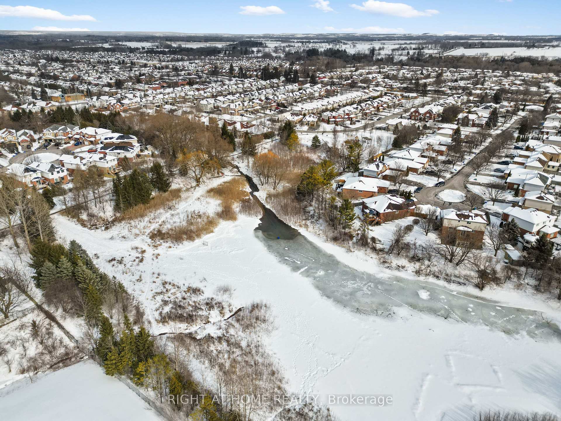 Photo 4 of 37 Trudeau Drive, Clarington, Bowmanville — HOMEH