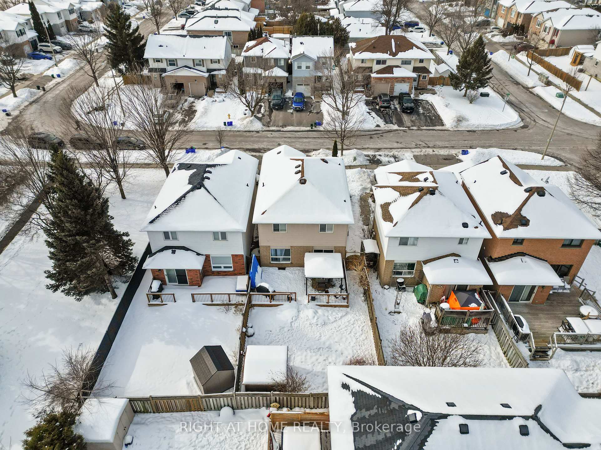 Photo 5 of 37 Trudeau Drive, Clarington, Bowmanville — HOMEH