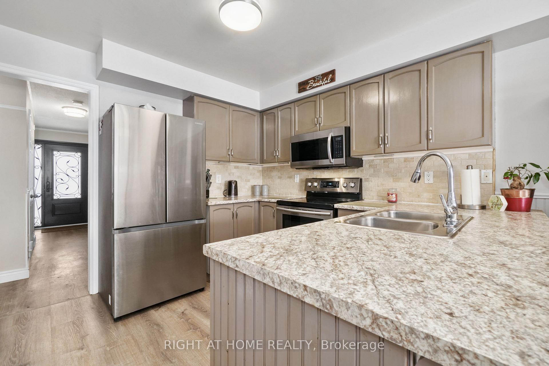Photo 9 of 37 Trudeau Drive, Clarington, Bowmanville — HOMEH