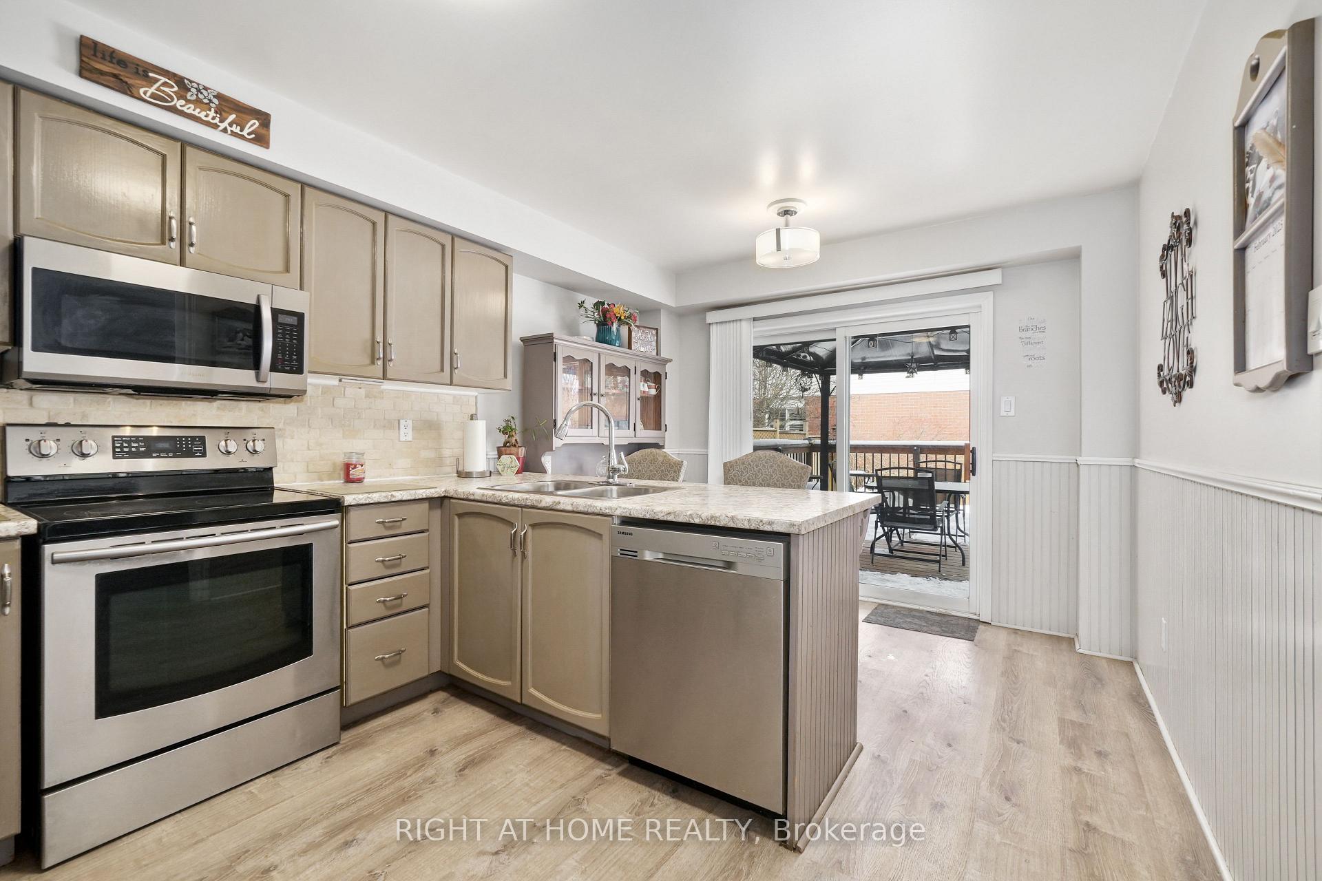 Photo 10 of 37 Trudeau Drive, Clarington, Bowmanville — HOMEH