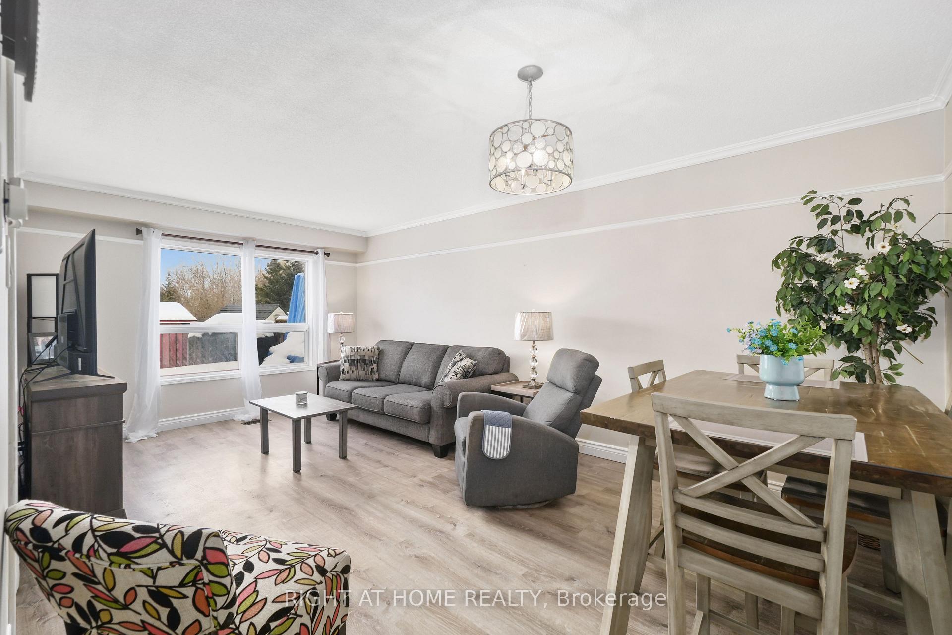 Photo 14 of 37 Trudeau Drive, Clarington, Bowmanville — HOMEH