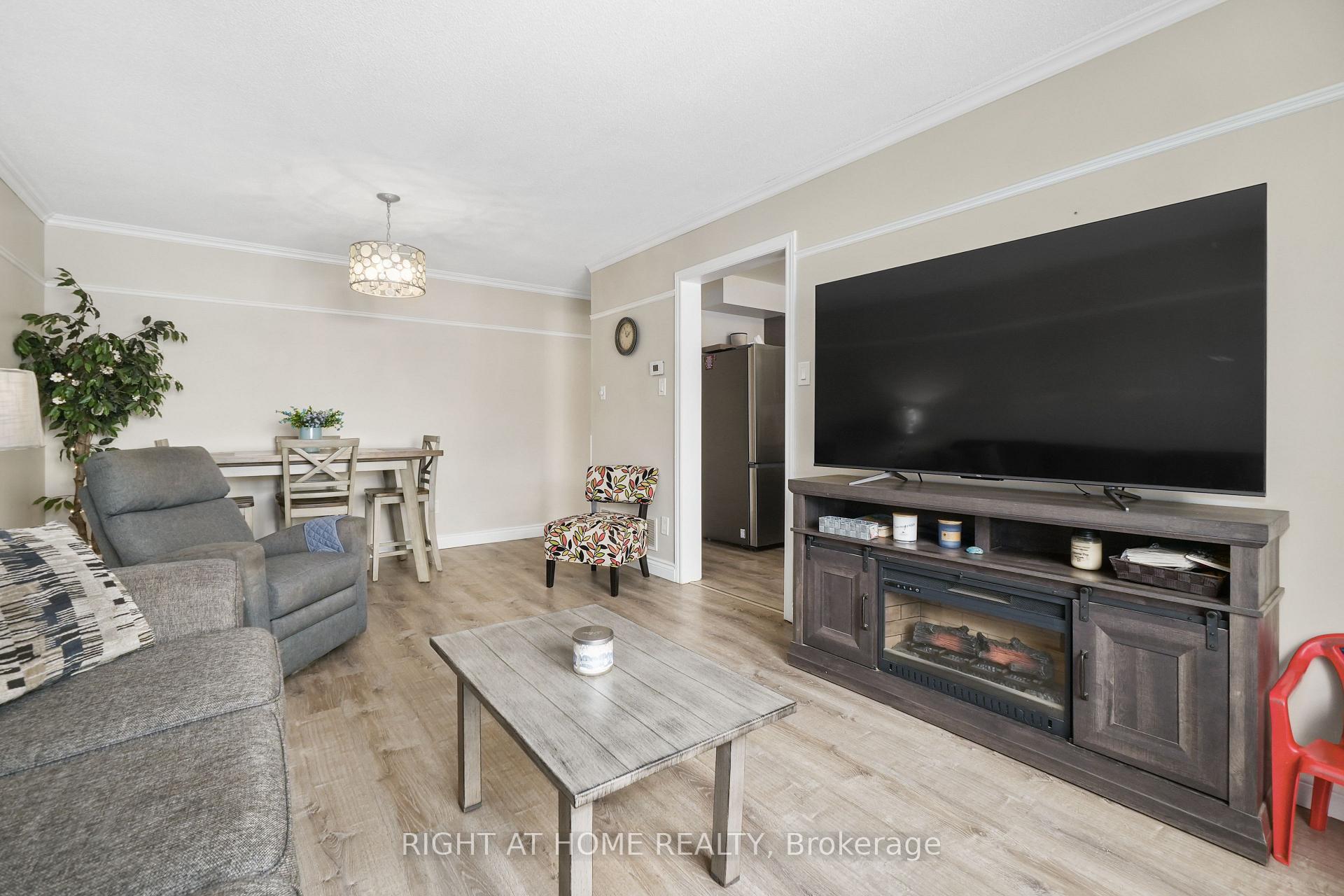 Photo 16 of 37 Trudeau Drive, Clarington, Bowmanville — HOMEH