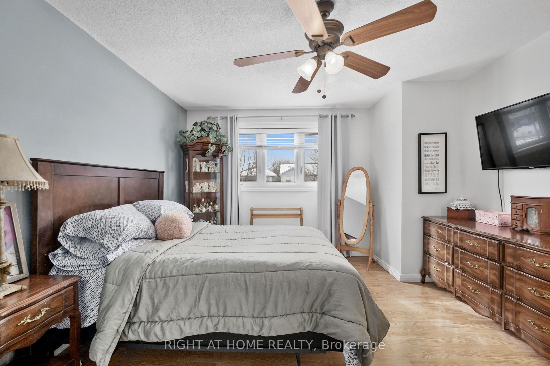 Photo 20 of 37 Trudeau Drive, Clarington, Bowmanville — HOMEH