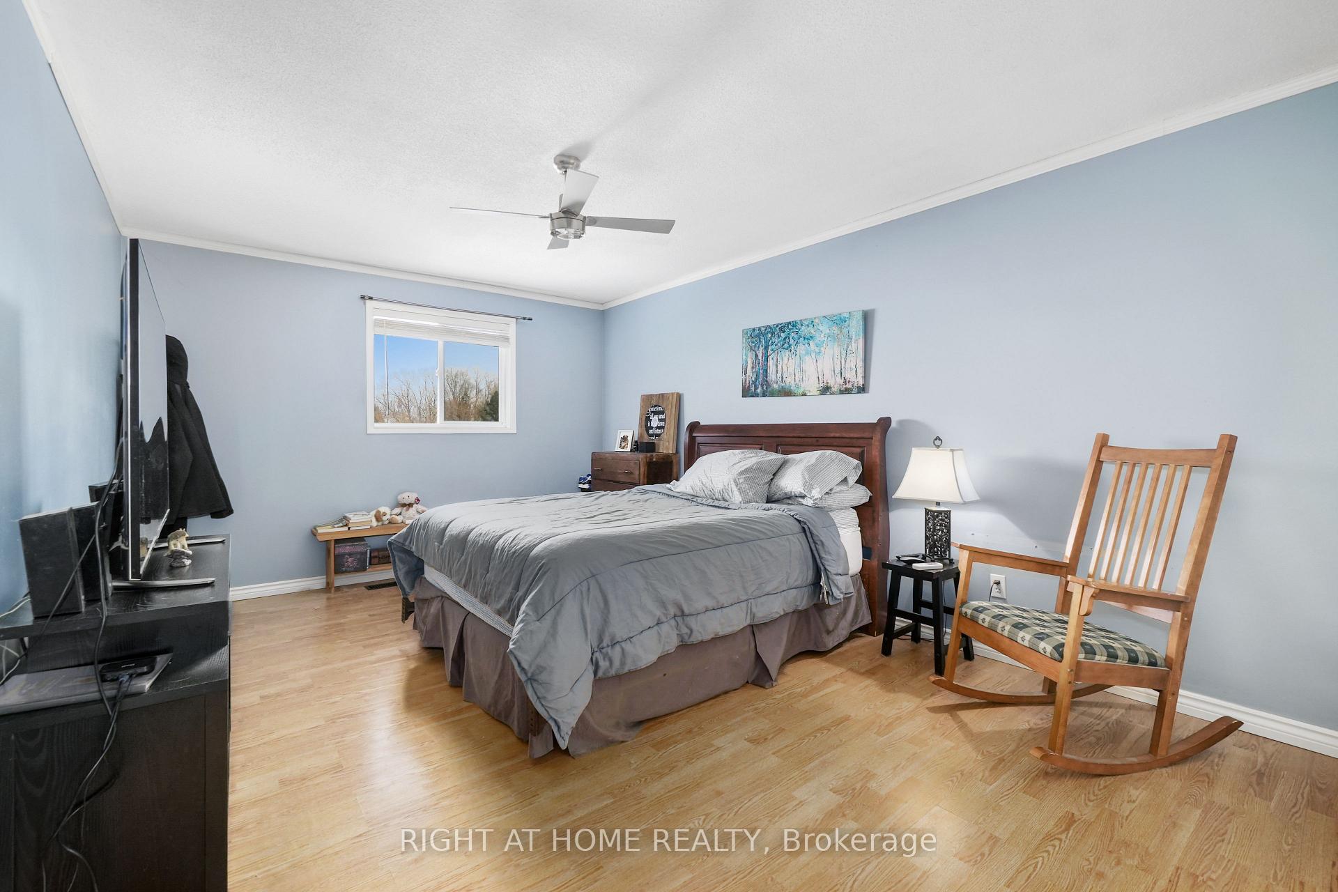 Photo 21 of 37 Trudeau Drive, Clarington, Bowmanville — HOMEH
